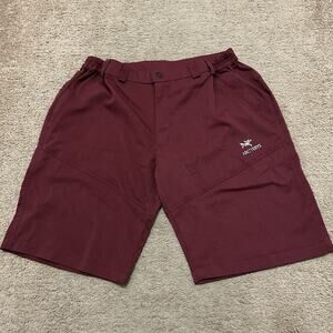 Arcteryx Mens Shorts Size M Burgundy 9” Inseam Zip Pockets
